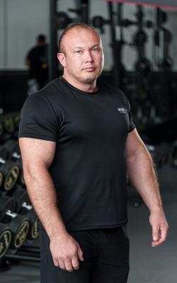 Инструктор групповых программ Куц Артем