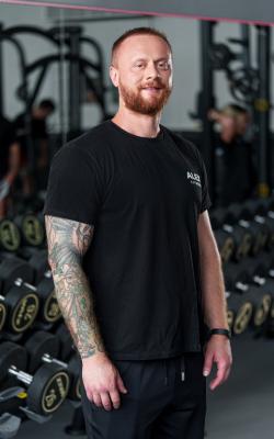 Инструктор тренажерного зала Милованов Александр