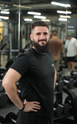 Инструктор тренажерного зала Сидоров Кирилл