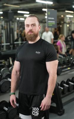 Инструктор тренажерного зала Сядро Антон