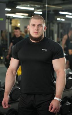 Инструктор тренажерного зала Аксёнов Роман