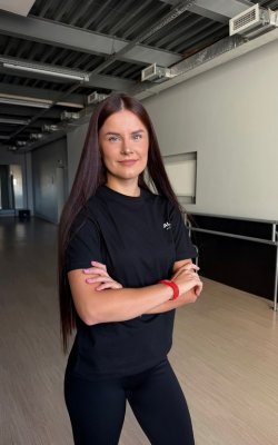 Инструктор тренажерного зала Шатохина   Екатерина