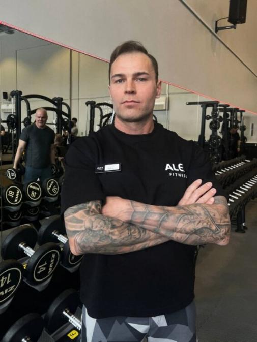 Петров  Вадим