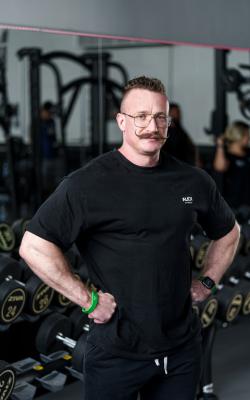 Инструктор тренажерного зала Королев Никита