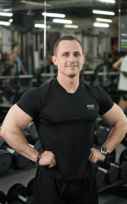 Инструктор тренажерного зала Негодяев Павел