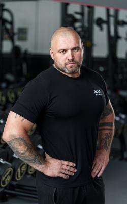 Инструктор тренажерного зала Кузнецов Дмитрий