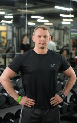 Инструктор тренажерного зала Геков Александр